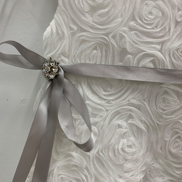 Dress - Picture 2 of 6